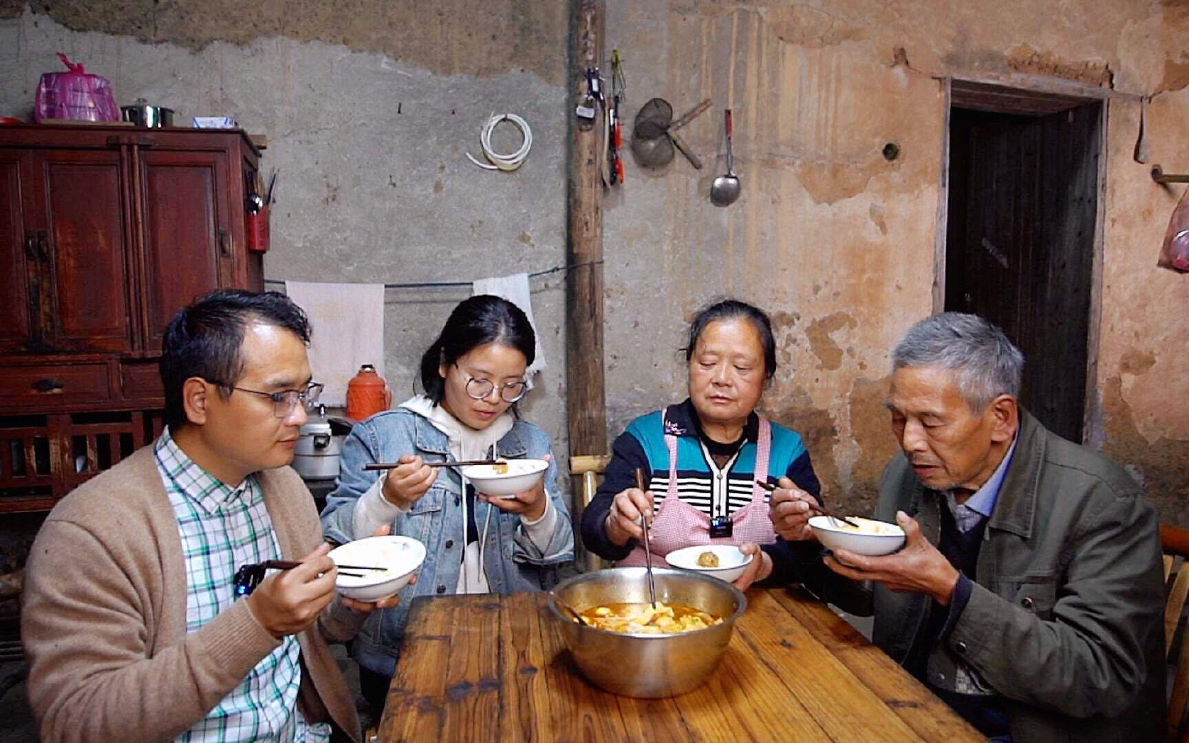 农村家庭大杂院：矛盾与笑料的熔炉