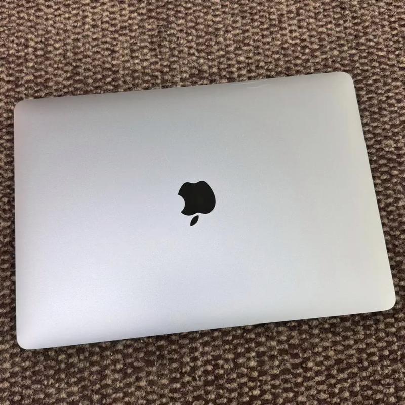 "45岁MacBook Pro，网友惊掉键盘，我笑掉大牙！"