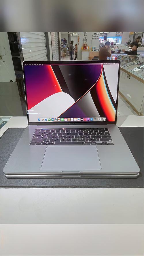 "19岁MacBook Pro，时光的印记or科技的笑话？"