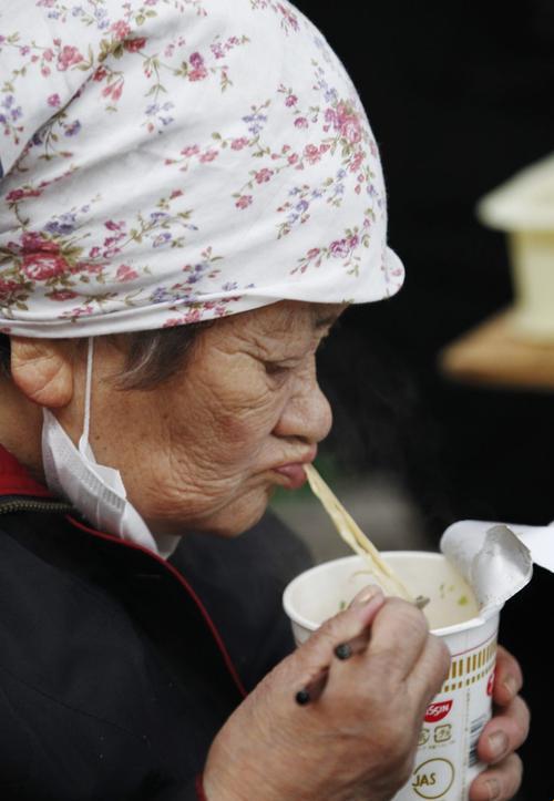 老人食面，热情燃魂！科技圈中的“新潮流”