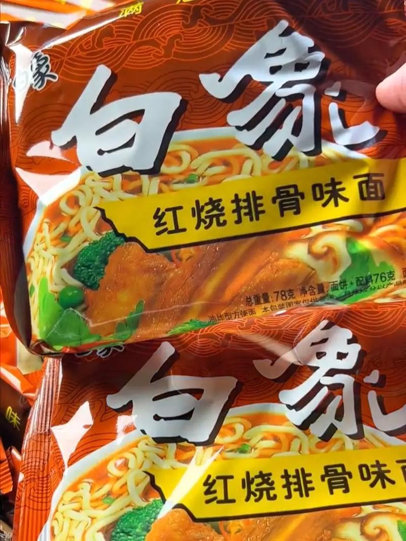 干嚼还是泡煮？揭秘方便面的科技两面派