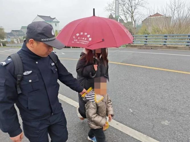 科技狂潮！警察叔叔的大包包，奇观解锁！